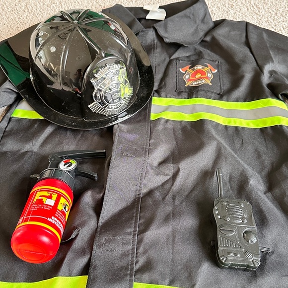 Hyde and Eek! Fireman Costumes Size: L (12-14) - Picture 3 of 4